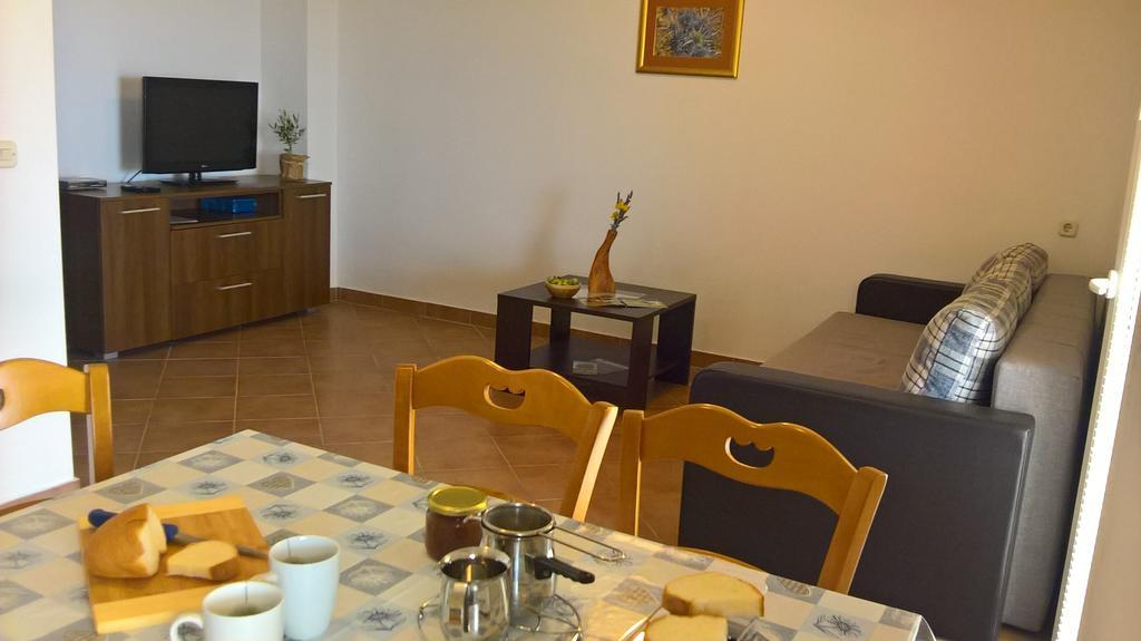 Apartments Krusvina ลุน ภายนอก รูปภาพ